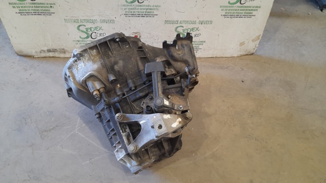 Mechaniczna skrzynia biegów w komplecie 4M5R7002YA FORD