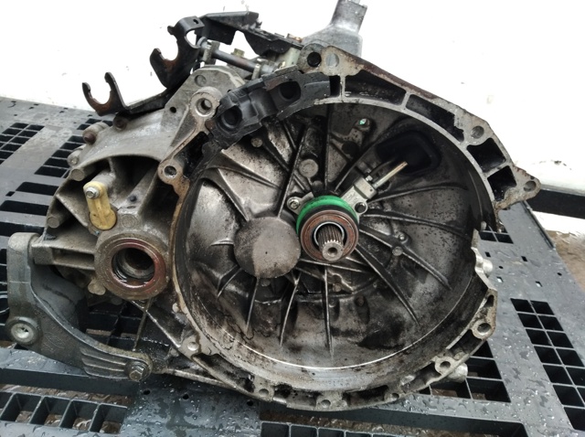 Mechaniczna skrzynia biegów w komplecie 4X4R7002AA JAGUAR