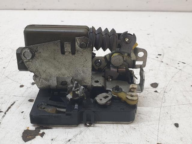 Zamek drzwi przednich lewych 500314257 IVECO