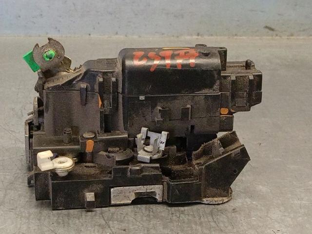 Zamek drzwi przednich prawych 500314258 IVECO
