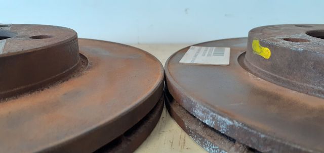 Tarcza hamulcowa przednia 5028281 FORD