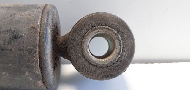 Amortyzator tylny 504043716 IVECO