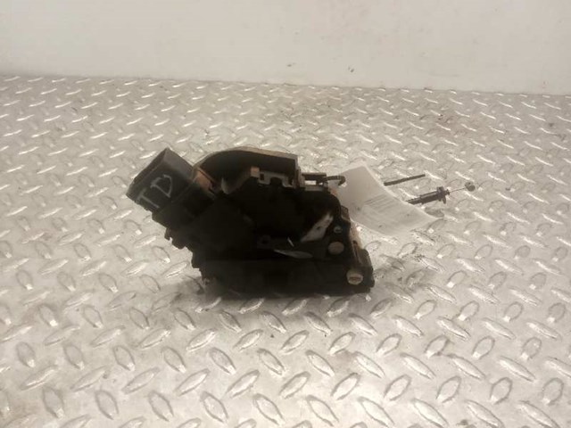 Zamek drzwi tylnych prawych 5041673 FORD
