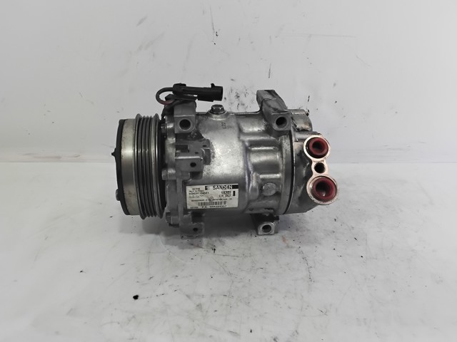 Sprężarka klimatyzacji 504384357 FIAT