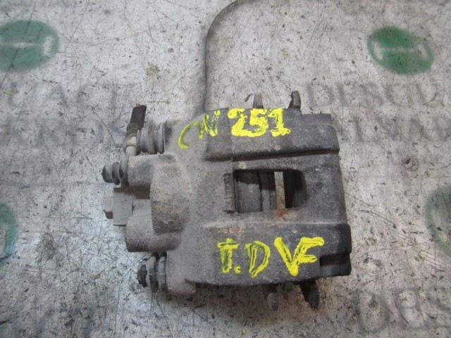 Zacisk hamulcowy tylny prawy 5093274AA CHRYSLER