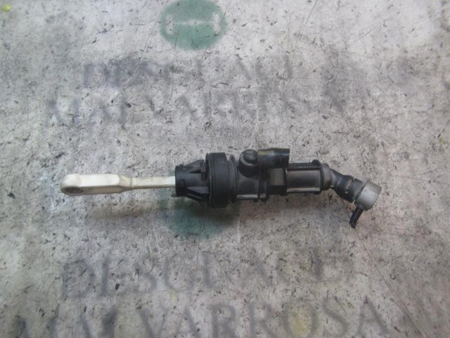 Cylinder sprzęgła główny 5106043AA CHRYSLER