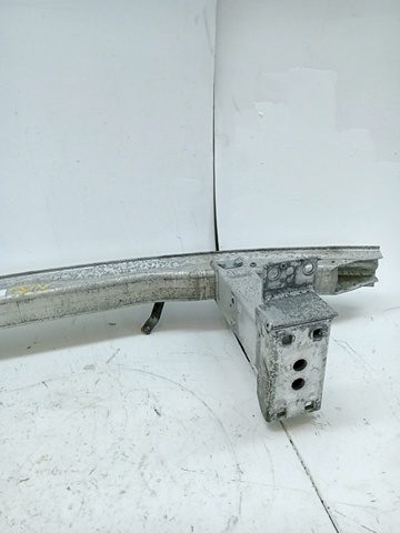 Wzmocnienie zderzaka przedniego 51113439780 BMW