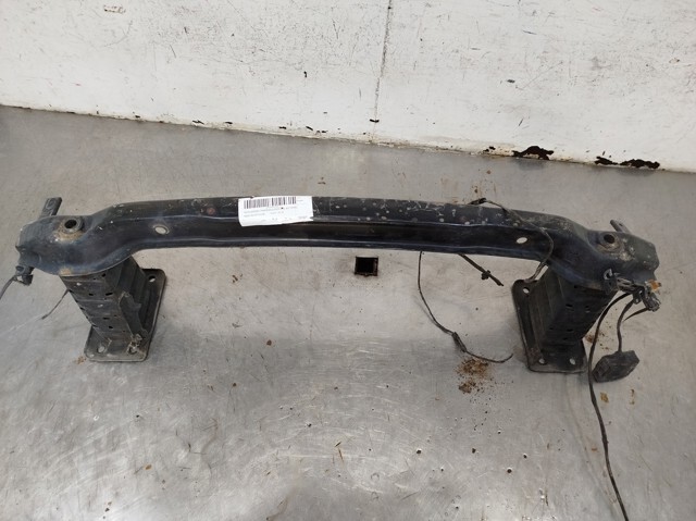 Wzmocnienie zderzaka przedniego 51117178599 BMW