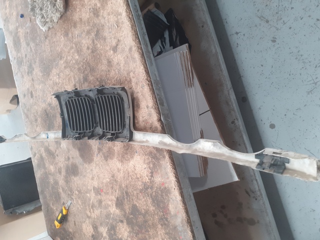 Atrapa chłodnicy BMW 5 E34