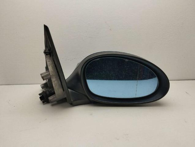 Obudowa lusterka wstecznego prawego 51167189894 BMW