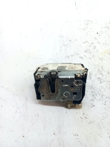 Zamek drzwi przednich prawych 51200556769 BMW
