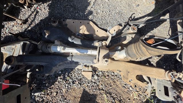 Korpus osi przedniej do Toyota Avensis T27