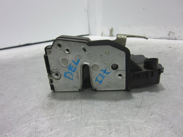 Zamek drzwi przednich lewych 51217011241 BMW