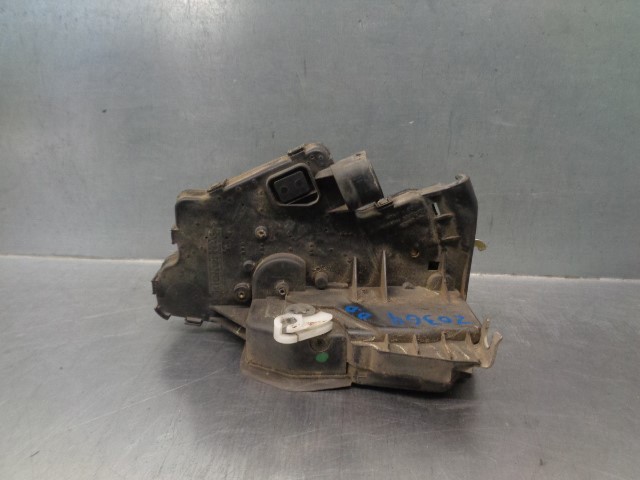 Zamek drzwi przednich prawych 51217011244 BMW