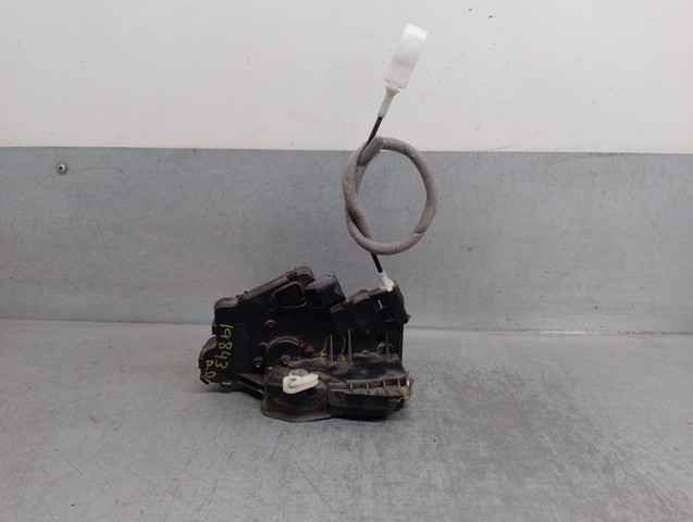 Zamek drzwi przednich prawych 51217011244 BMW