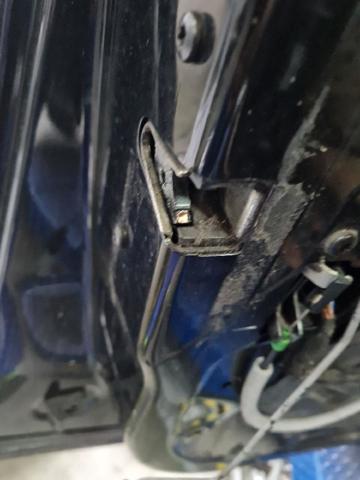 Zamek drzwi przednich lewych 51217202143 BMW