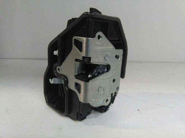 Zamek drzwi przednich prawych 51217202146 BMW