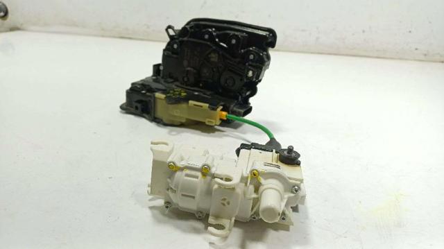 Kupić Zamek drzwi przednich prawych BMW 5  G30, F90 w dobrej cenie
