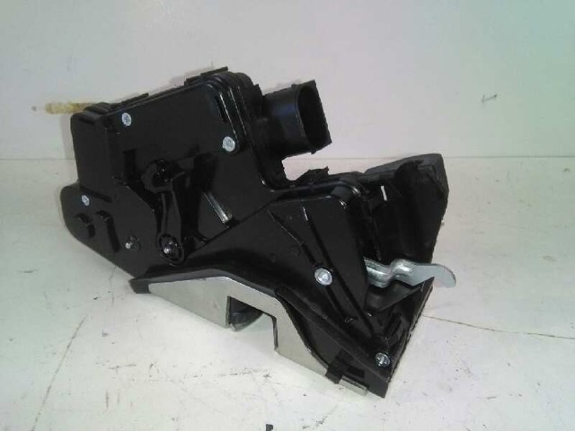 Zamek drzwi tylnych lewych 51227011245 BMW
