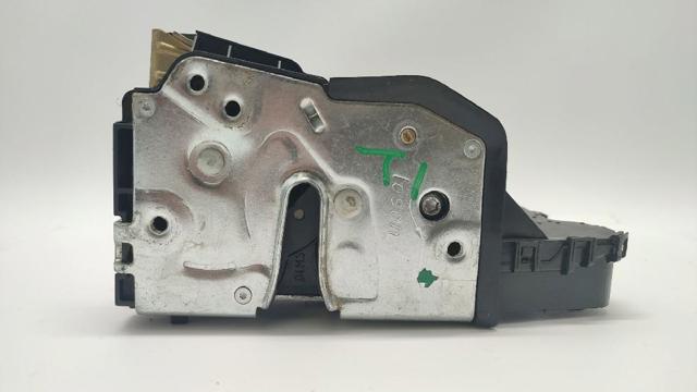 Zamek drzwi tylnych lewych 51227011309 BMW