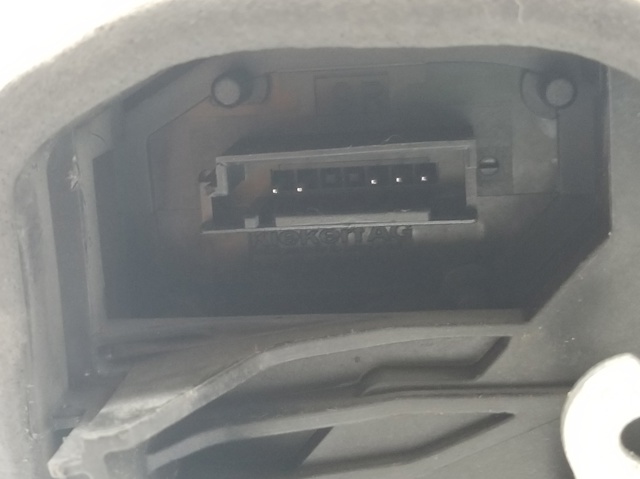 Zamek drzwi tylnych lewych 51227202147 BMW