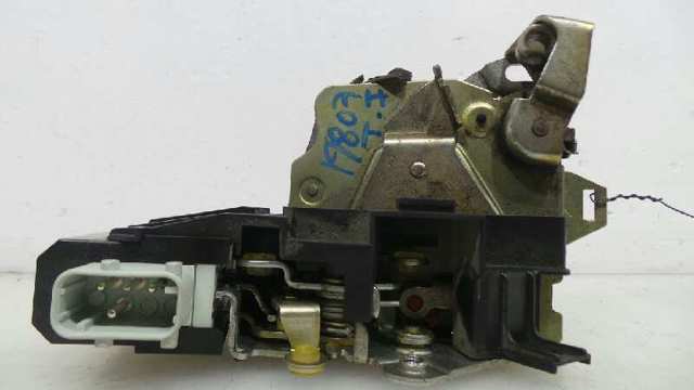 Zamek drzwi tylnych lewych 51228125671 BMW