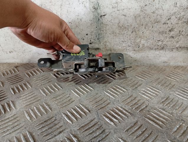Zamek klapy bagażnika (3/5 drzwi tylnych) 51247057364 BMW
