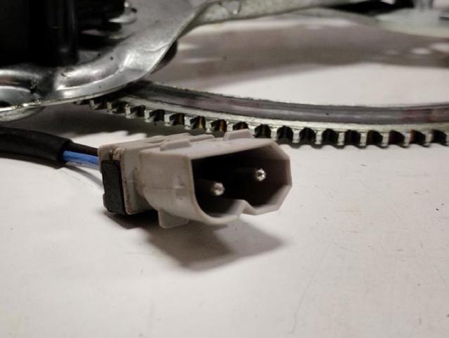 Mechanizm podnoszenia szyby drzwi przednich prawych BMW 5 E34