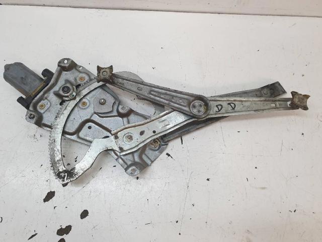 Mechanizm podnoszenia szyby drzwi przednich prawych 51331977610 BMW