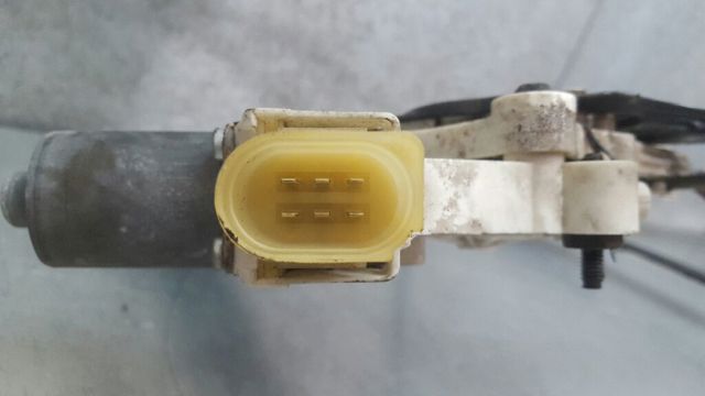 Mechanizm podnoszenia szyby drzwi przednich prawych 51337138466 BMW