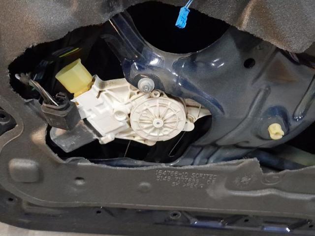 Mechanizm podnoszenia szyby drzwi przednich prawych 51337138466 BMW