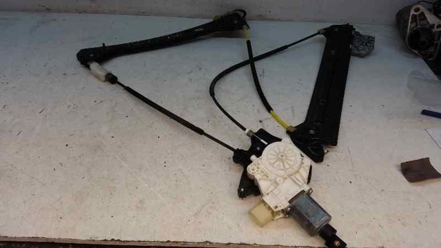 Mechanizm podnoszenia szyby drzwi przednich prawych 51337292120 BMW