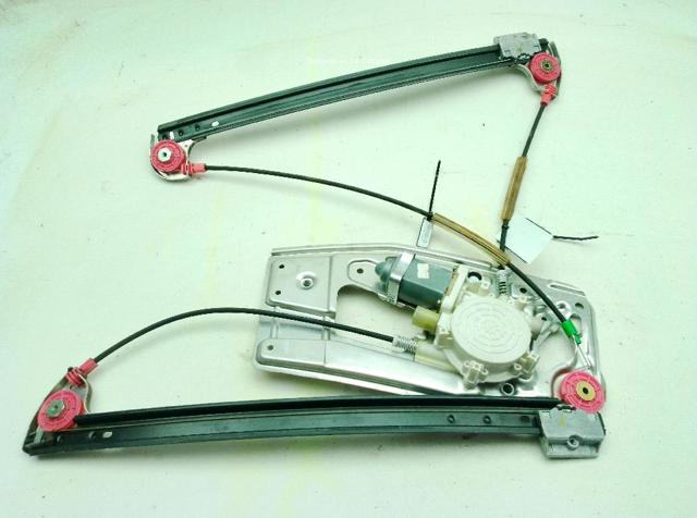 Mechanizm podnoszenia szyby drzwi przednich prawych 51338159832 BMW