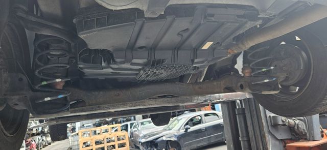 Tylna belka Citroen C3