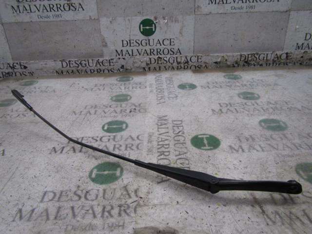 Ramię wycieraczki szyby przedniej 51701423 FIAT