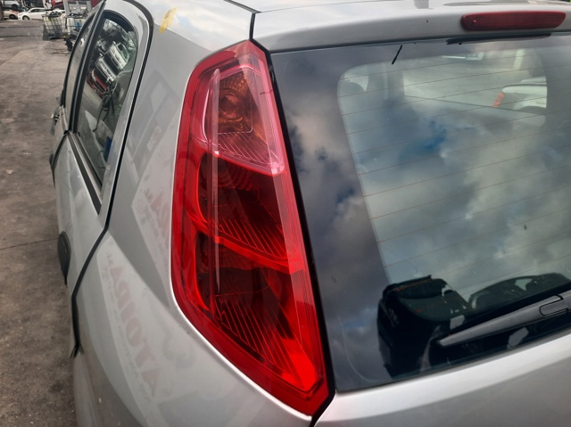 Lampa zespolona tylna lewa 517015890 FIAT
