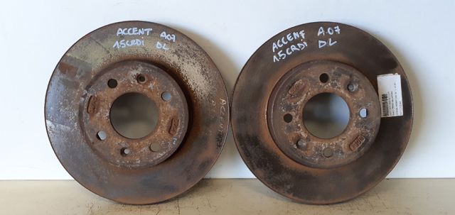 Tarcza hamulcowa przednia 517121G000 HYUNDAI