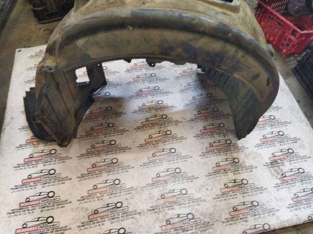 Nadkole błotnika przedniego lewe BMW 5 E61