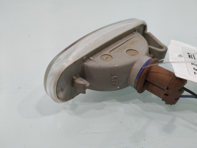 Powtarzacz kierunkowskazu na błotniku 51717793 FIAT