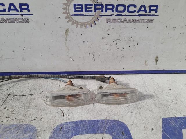 Powtarzacz kierunkowskazu na błotniku 51717793 FIAT