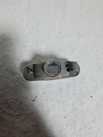 Powtarzacz kierunkowskazu na błotniku 51717793 FIAT