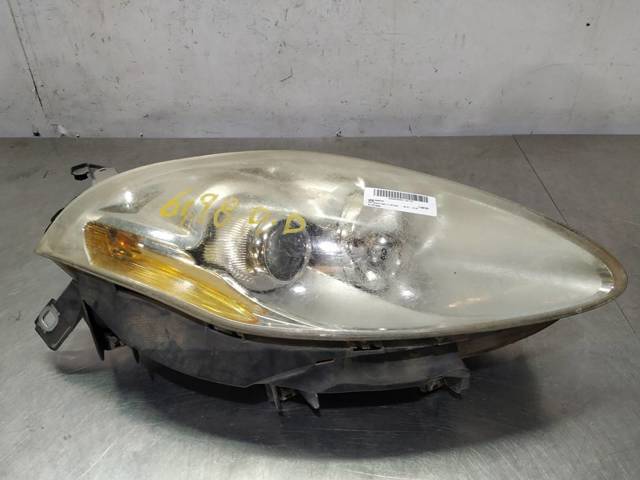 Reflektor prawy 51757534 FIAT