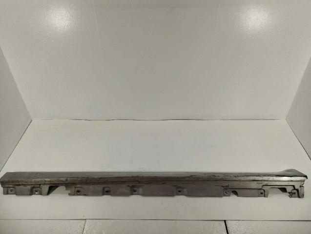 Próg zewnętrzny lewy 51777184773 BMW