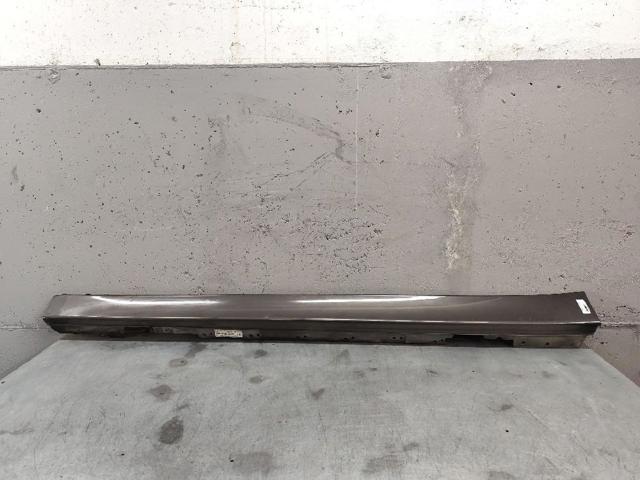 Nakładka (listwa ochronna) na próg zewnętrzna lewa 51777256911 BMW