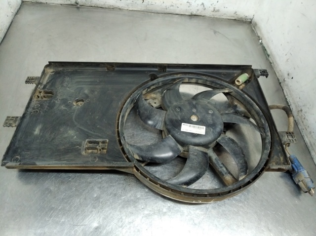 Dyfuzor chłodnicy, w komplecie z silnikiem i wirnikiem 51780703 PEUGEOT