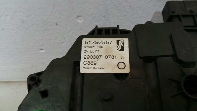 Zamek drzwi przednich lewych 51797557 FIAT
