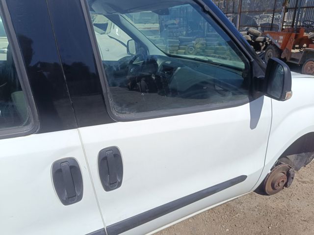 Drzwi przednie prawe 51810549 FIAT