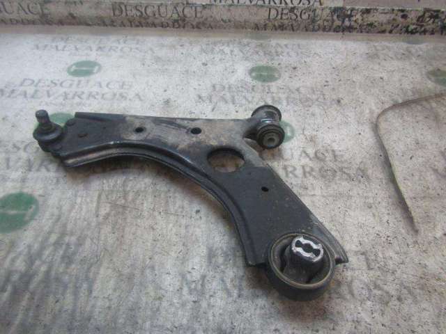 Wahacz zawieszenia przedniego dolny lewy 51810665 FIAT