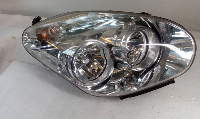 Reflektor prawy 51810671 FIAT