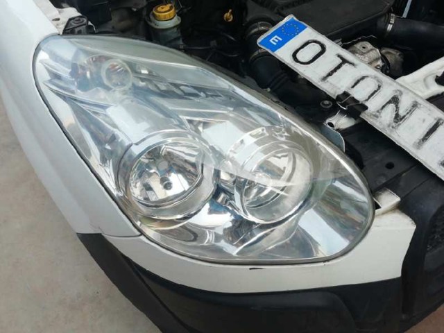 Reflektor prawy 51810671 FIAT